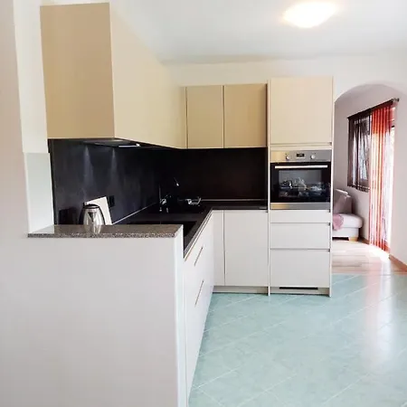 Apartman Una*** Loborika