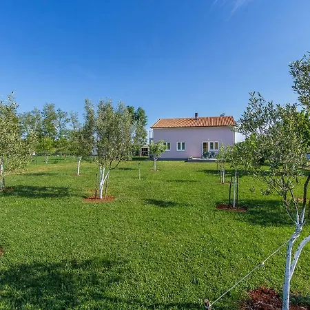 Una*** Apartman *